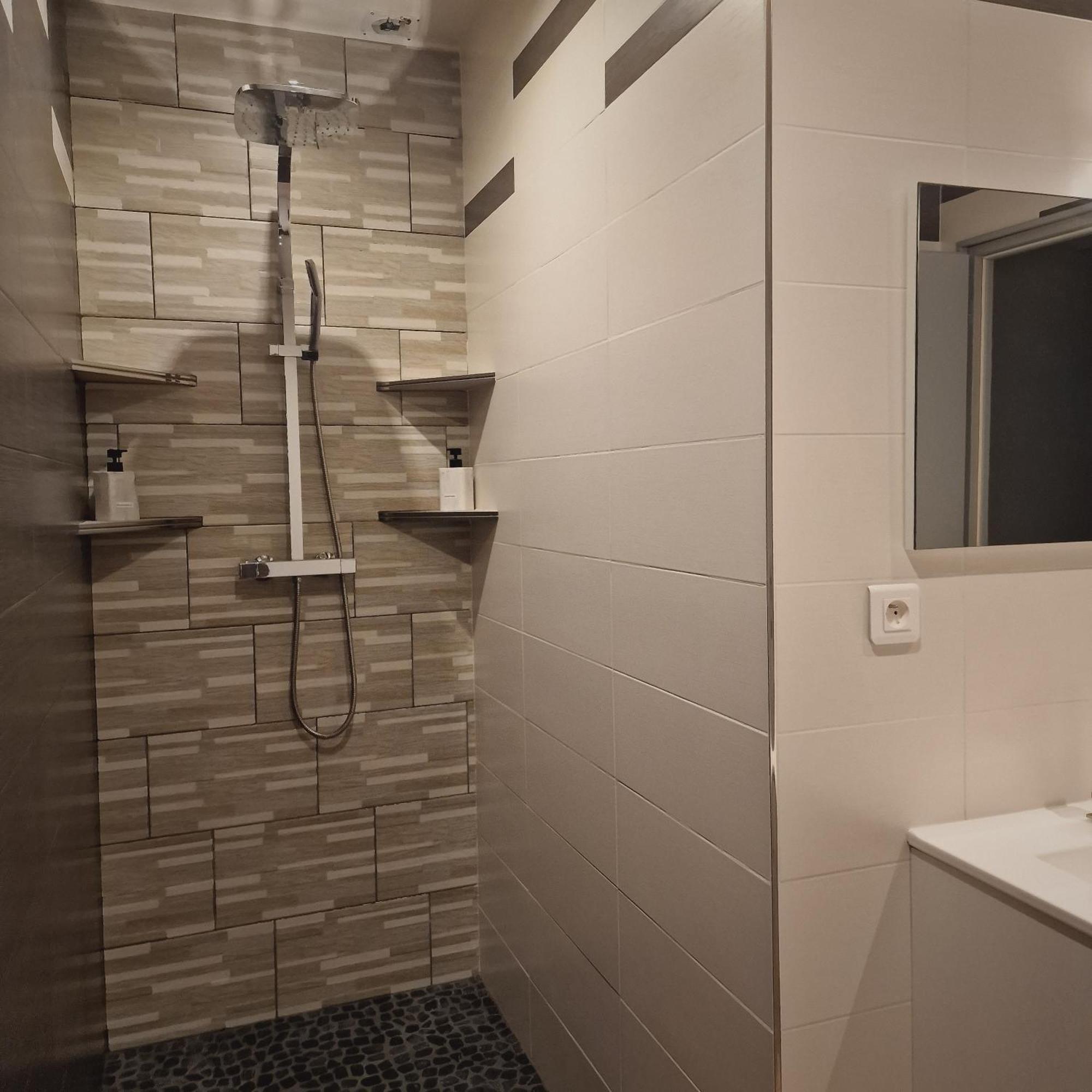 Les Chambres De Sandra Nurieux-Volognat Bilik gambar